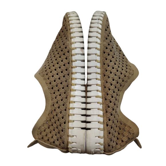 Ilse Jacobsen Womens Sz 38 US 7.5-8 Tulip Slip On Flats Tan Perforated Shoes - Picture 7 of 8